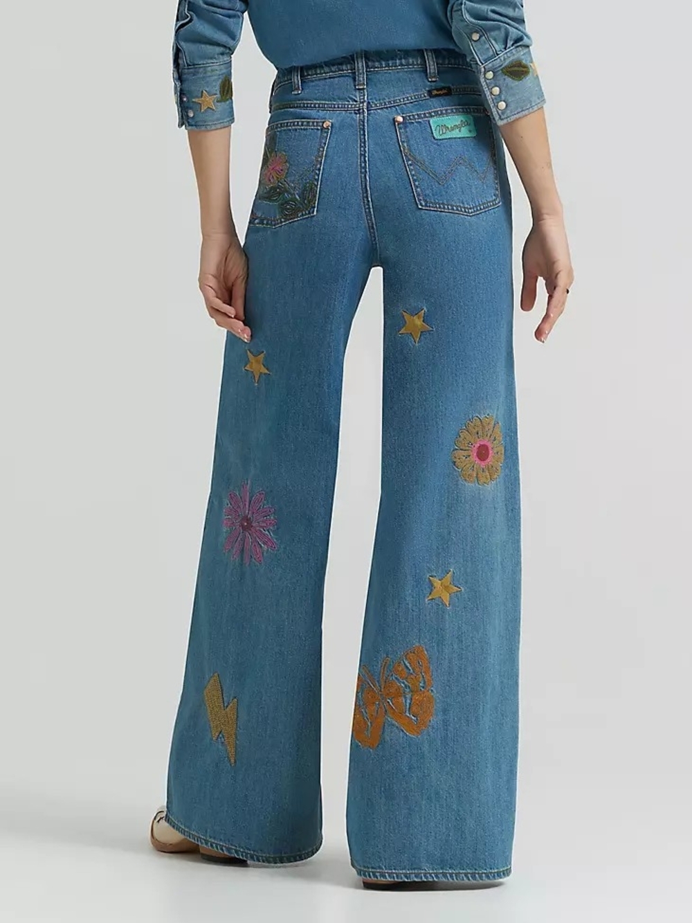 Wrangler NWT Blue Embroidered Wide-Leg Jeans Size 24 - Picture 2 of 13